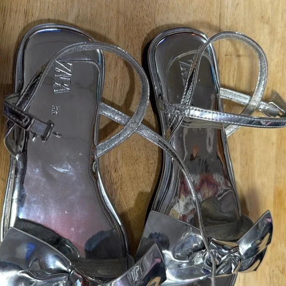 Zara Silver Bow Slides flat sandals - Picture 2 of 6